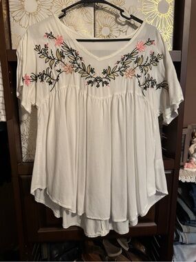 SHEIN White Embroidered V-Neck Tunic with Pink Floral Accents
